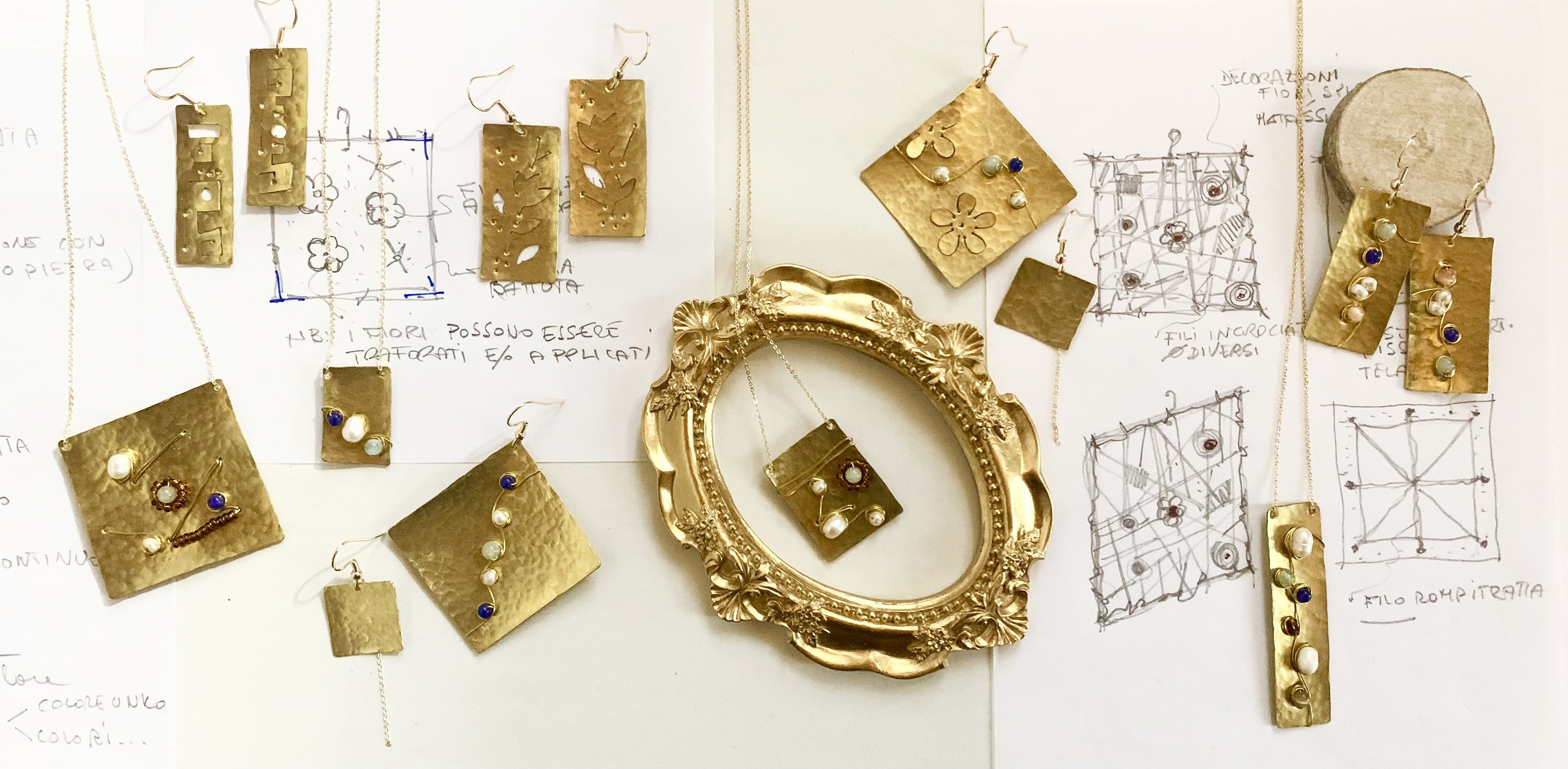 Linea di luna, Collezione Aglaia, Gioielli, collane e orecchini  in ottone